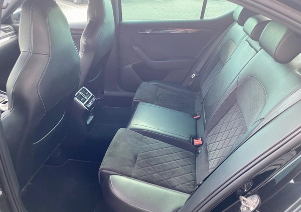 Skoda Superb cena 94500 przebieg: 113957, rok produkcji 2018 z Nowe Skalmierzyce małe 277